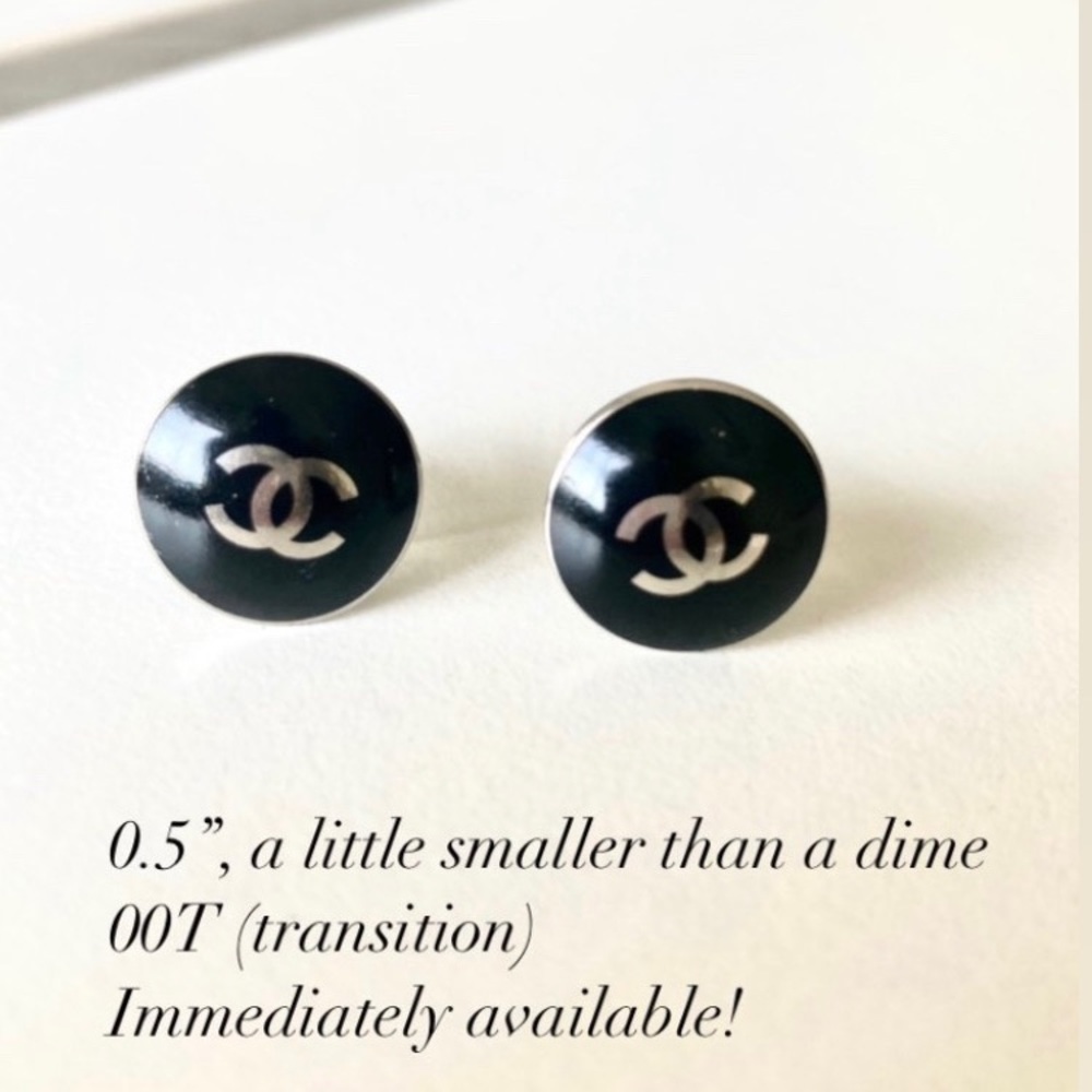 ❗️SOLD❗️Chanel 00T vintage pierced earrings